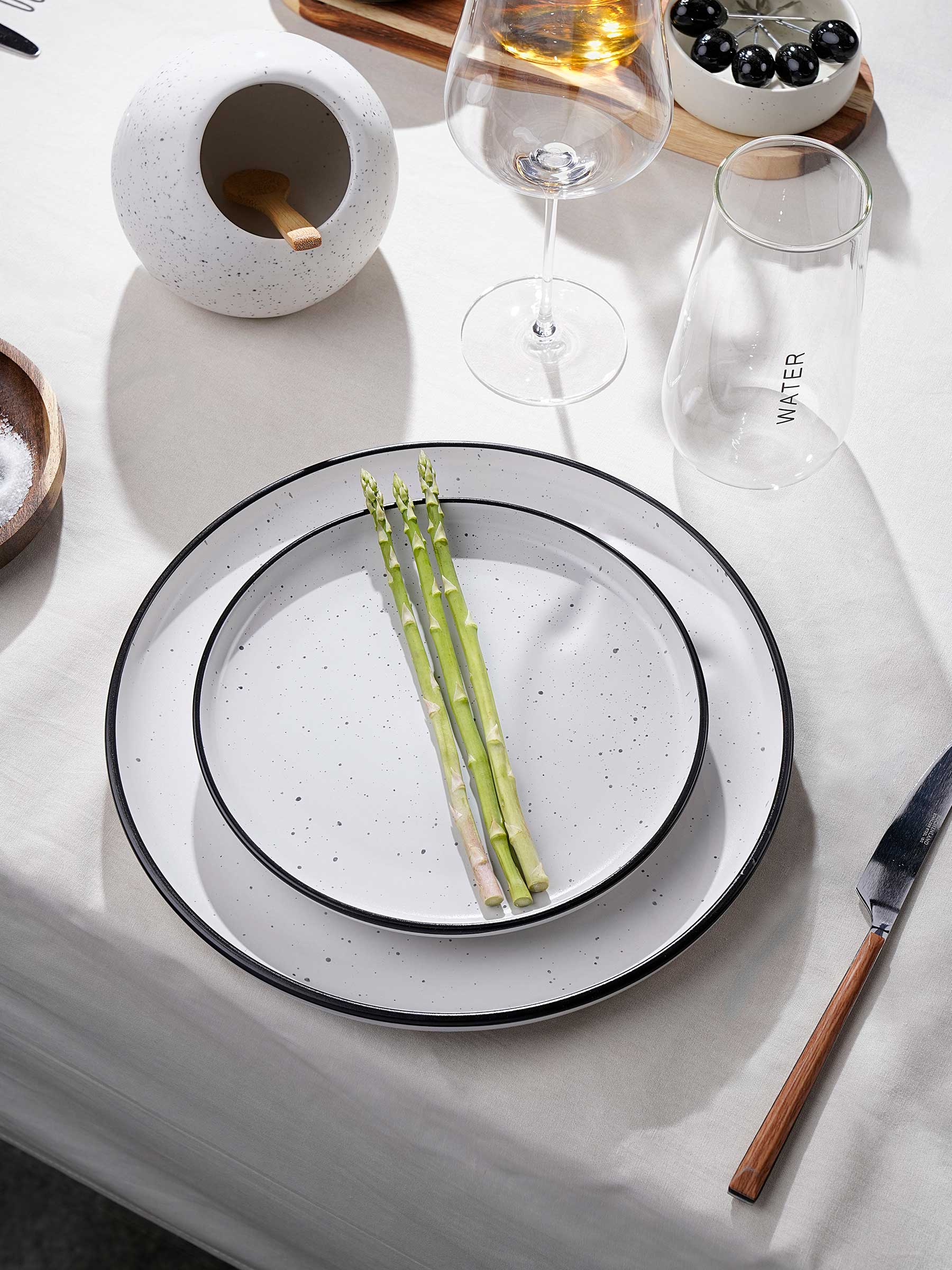 Black Rim Stoneware Dining Set