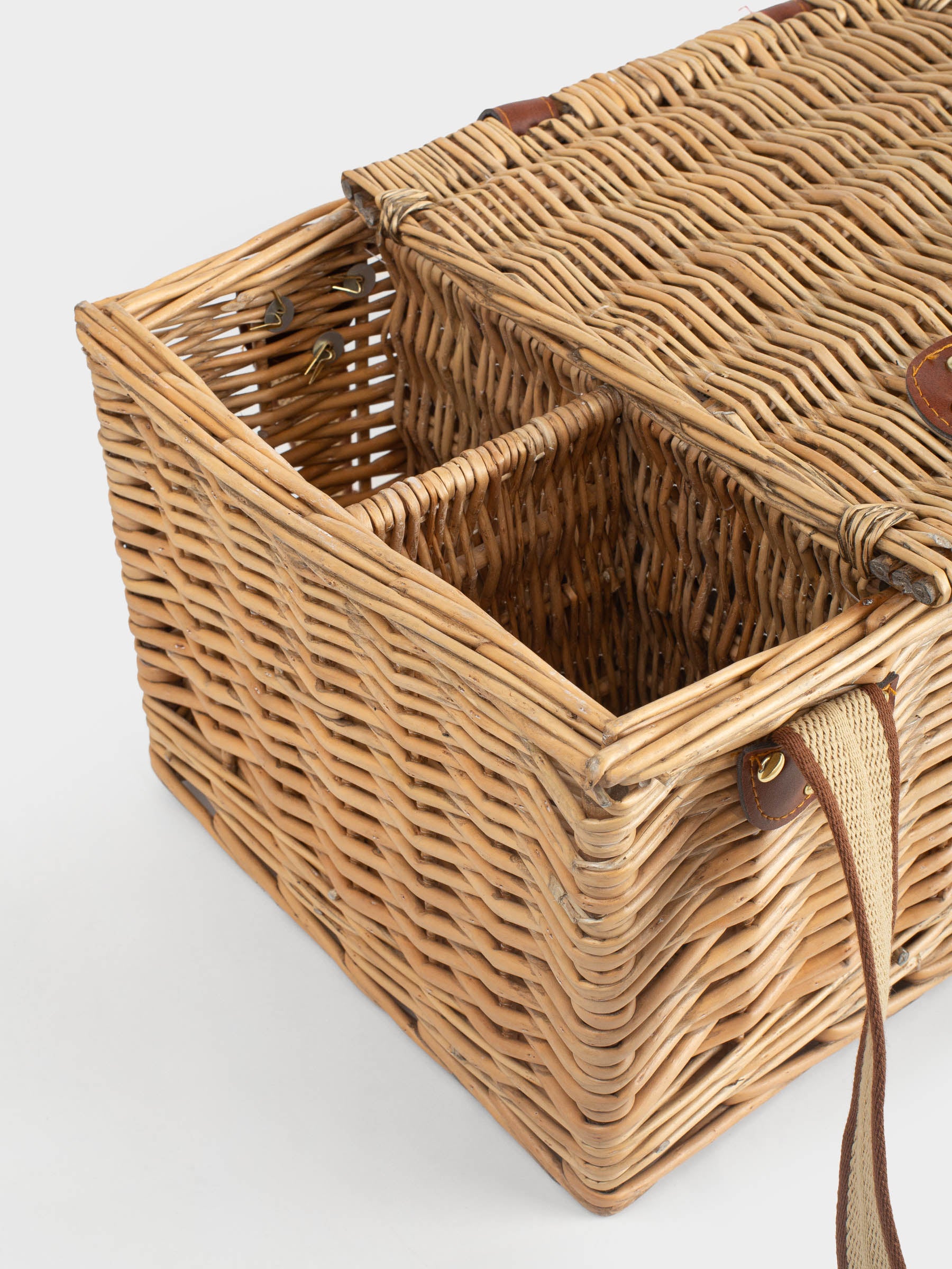 Willow Picnic Basket Set