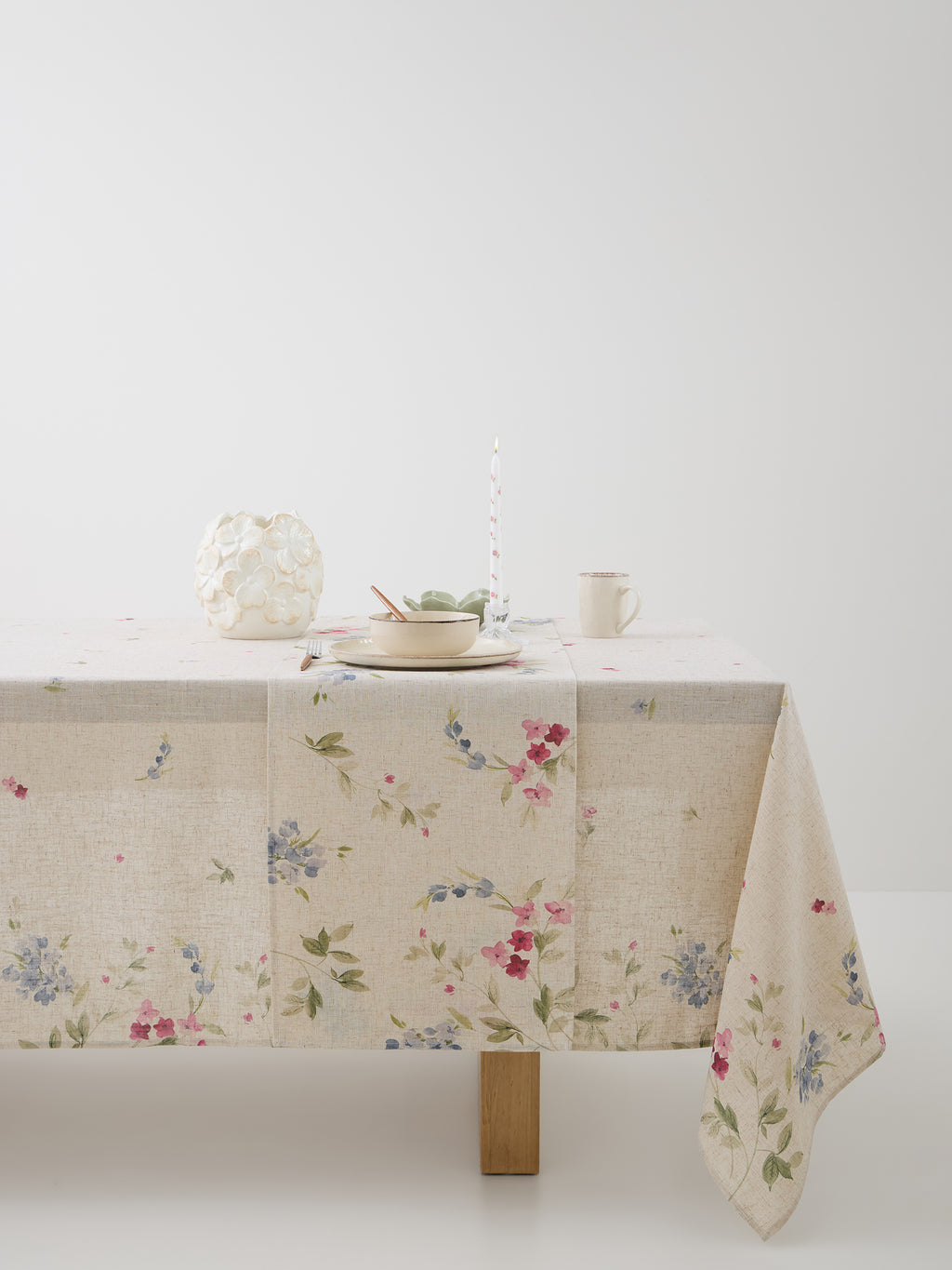 Bloom Garden Table Runner
