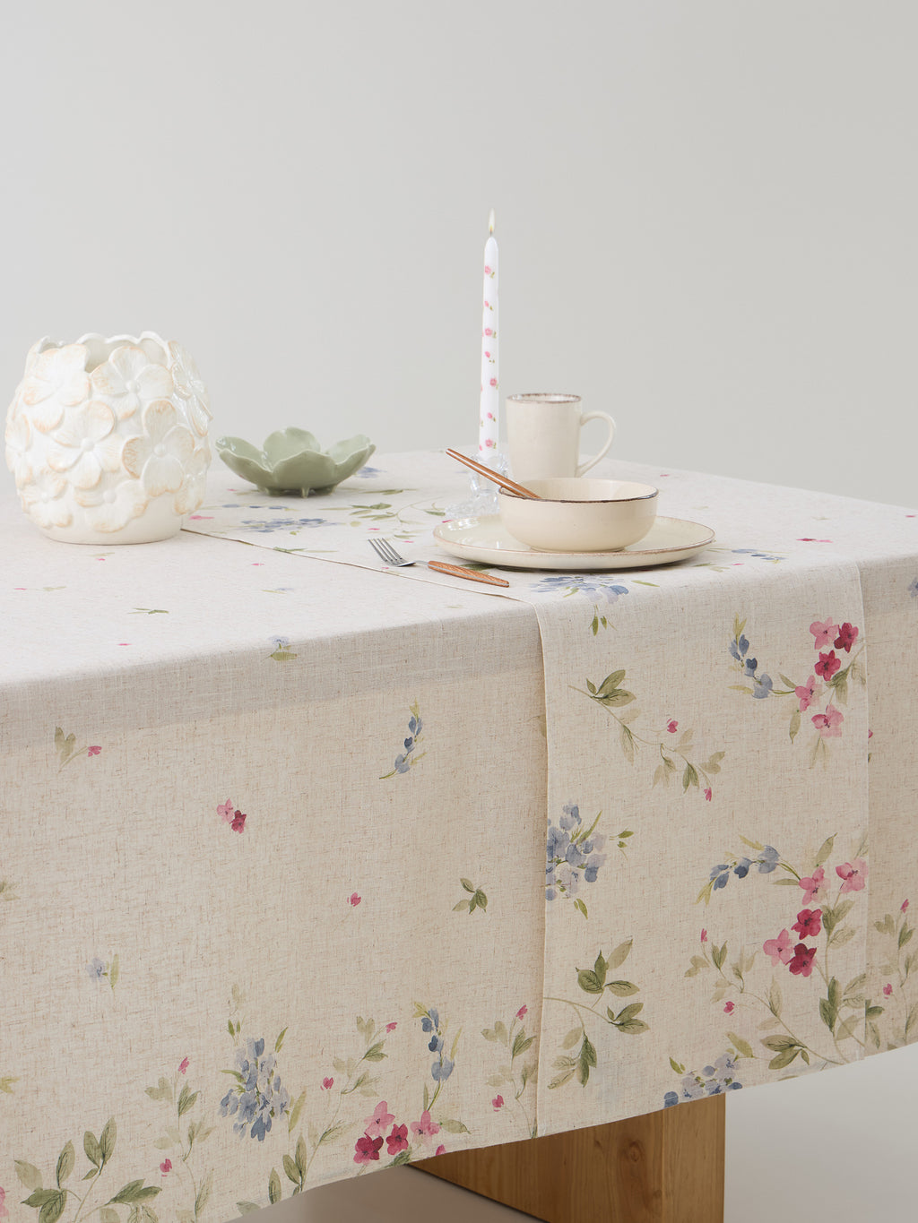 Bloom Garden Table Runner